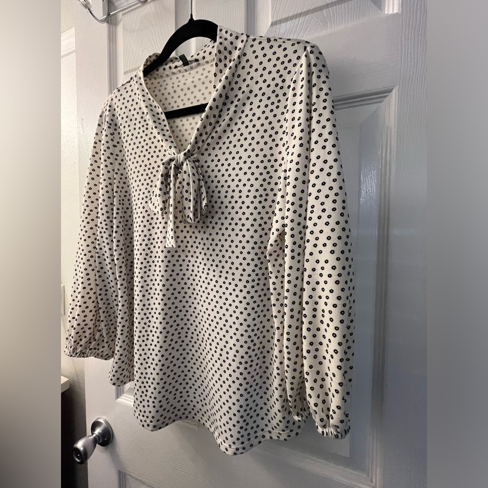 Adrianna Papell blouse - Picture 2 of 6